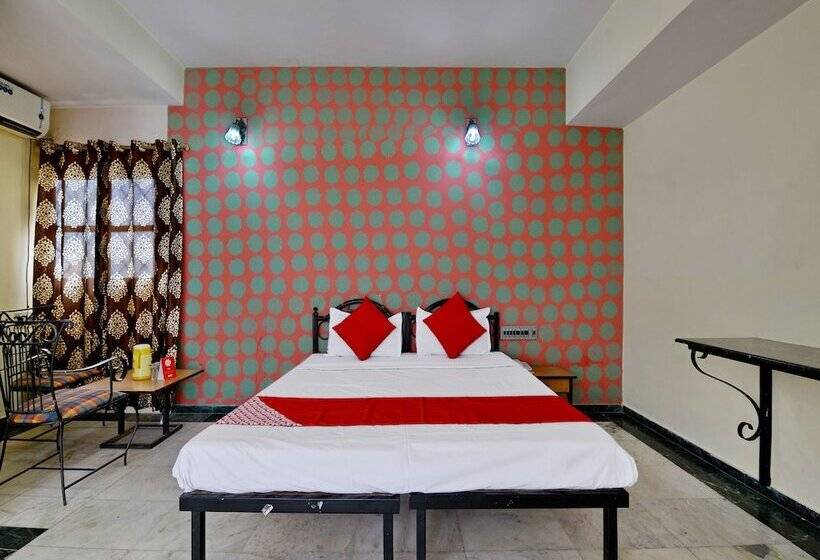 ホテル Utsav Residency By Oyo Rooms