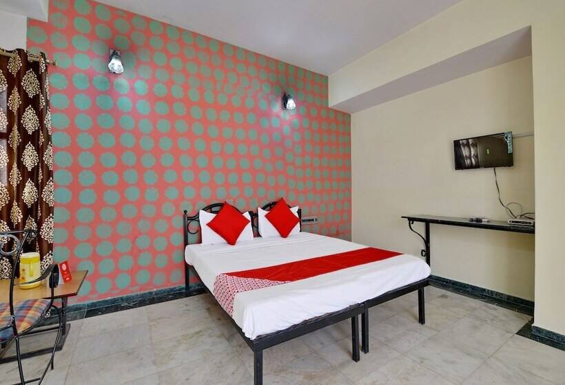 ホテル Utsav Residency By Oyo Rooms