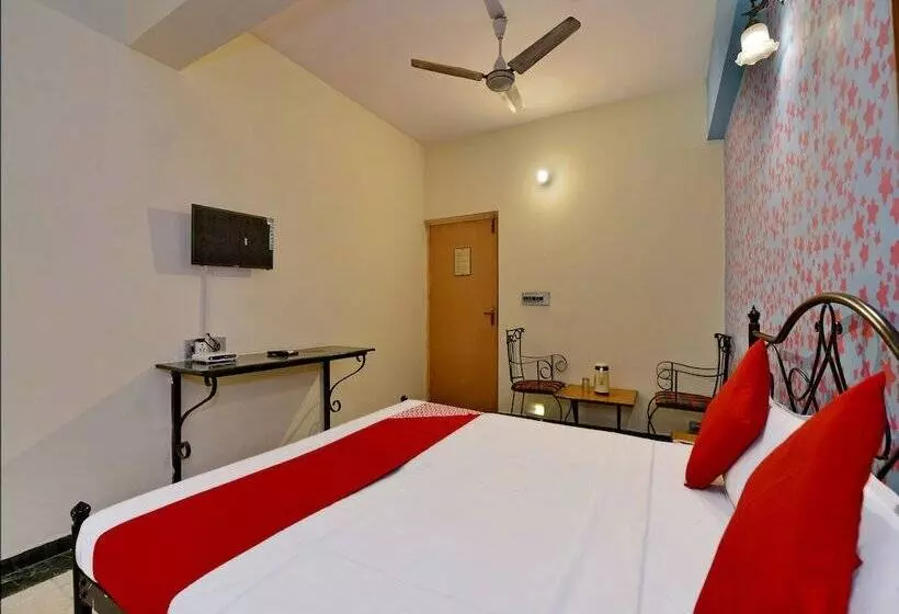 ホテル Utsav Residency By Oyo Rooms