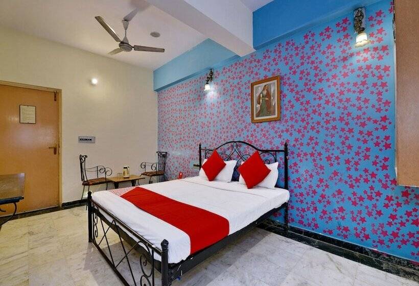 ホテル Utsav Residency By Oyo Rooms