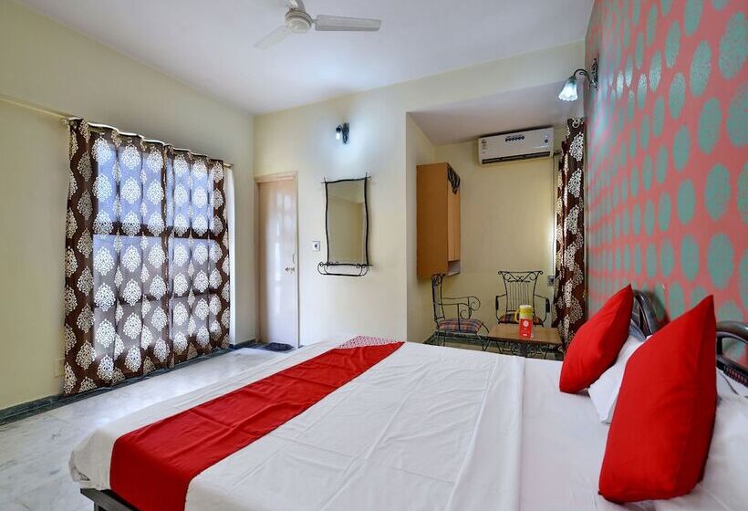 ホテル Utsav Residency By Oyo Rooms