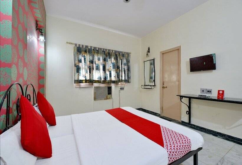 ホテル Utsav Residency By Oyo Rooms