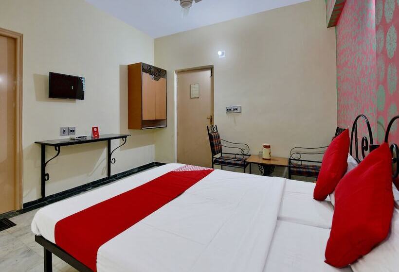 ホテル Utsav Residency By Oyo Rooms