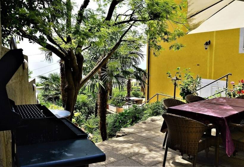 بنسيون Apartments And Rooms Vila Irma