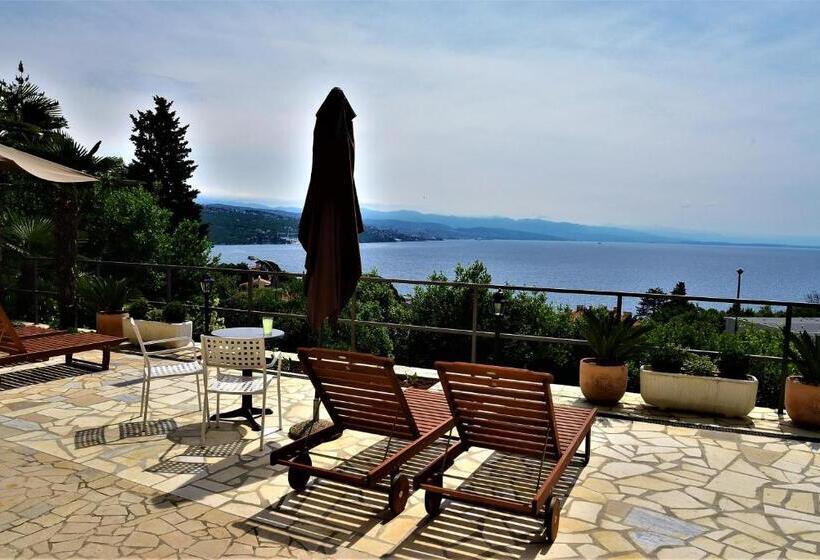 بنسيون Apartments And Rooms Vila Irma