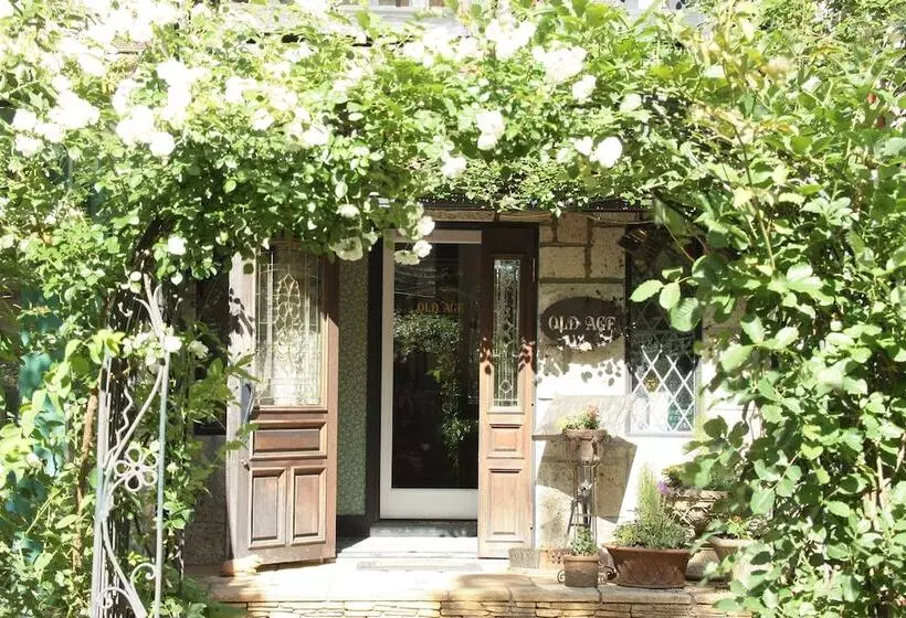 ペンション Petit Hotel & Restaurant Old Age