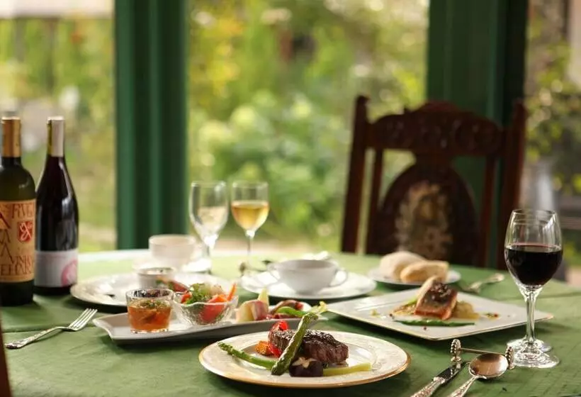 ペンション Petit Hotel & Restaurant Old Age