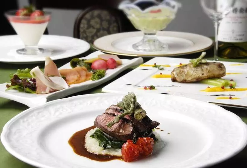 ペンション Petit Hotel & Restaurant Old Age