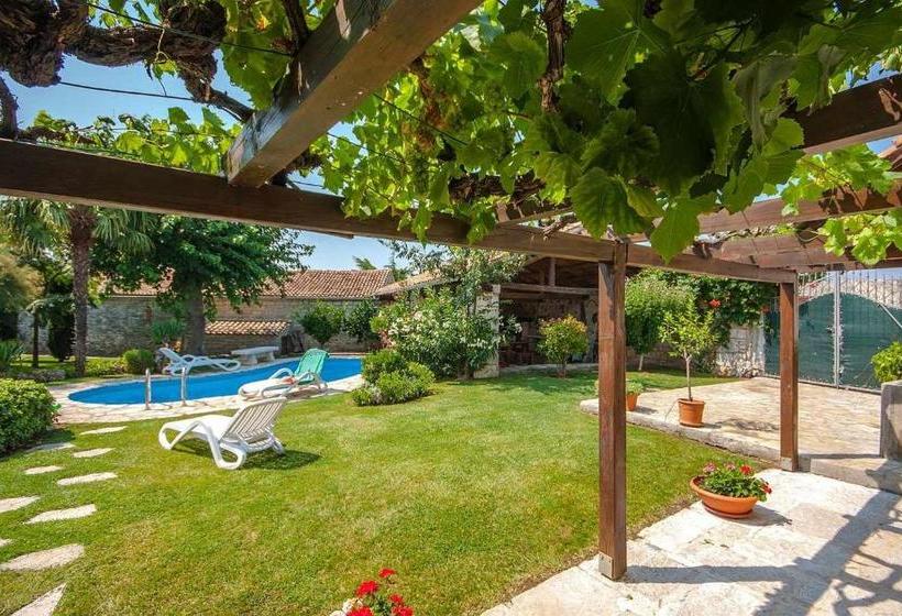 Beautiful Villa Captain Morgan With Pool In Kanfan