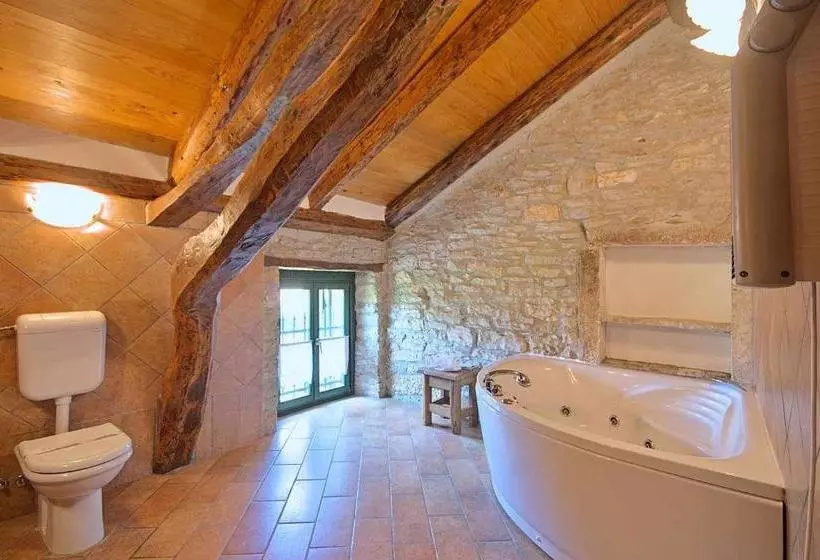 Beautiful Villa Captain Morgan With Pool In Kanfan