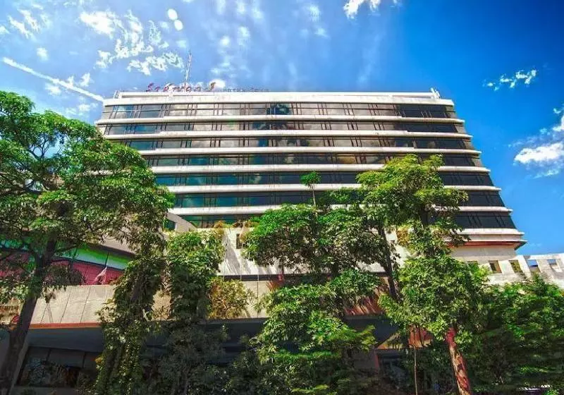 Отель Rachaphruk Grand