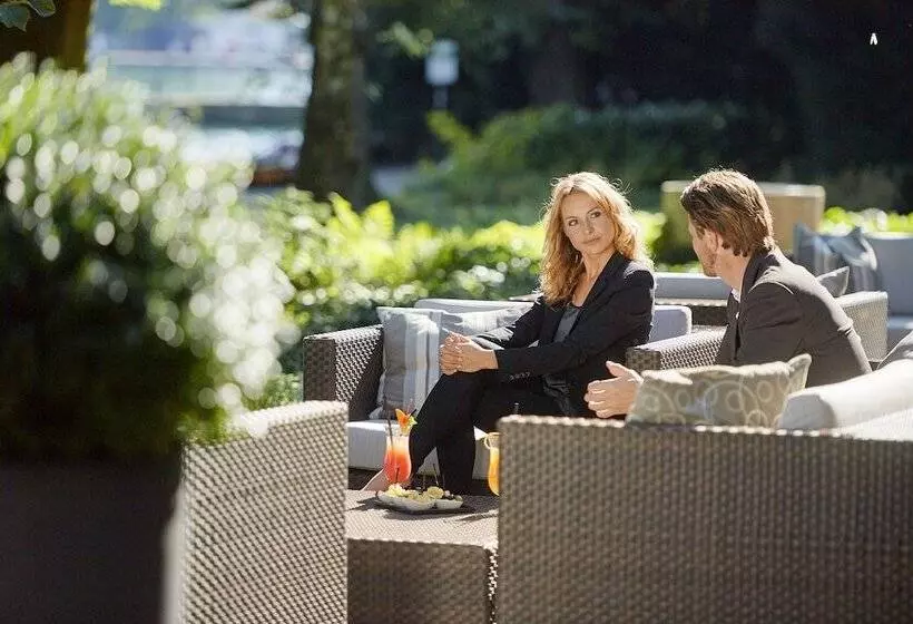 Отель Seepark Thun