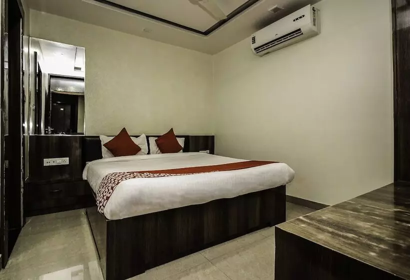 Hotelli Galaxy Palace By Oyo Rooms