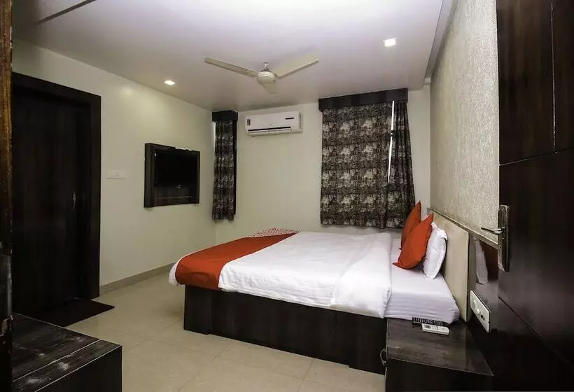 Hotelli Galaxy Palace By Oyo Rooms