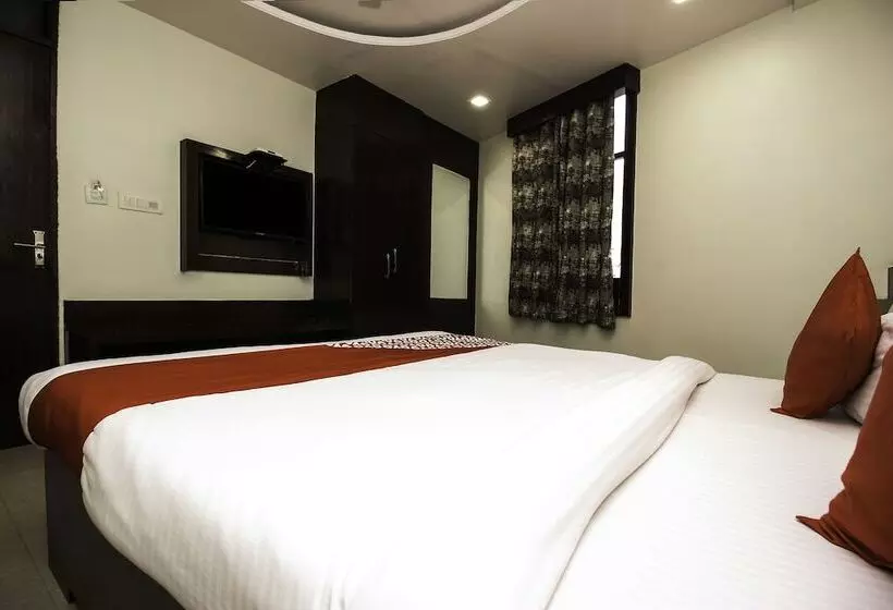 Hotelli Galaxy Palace By Oyo Rooms