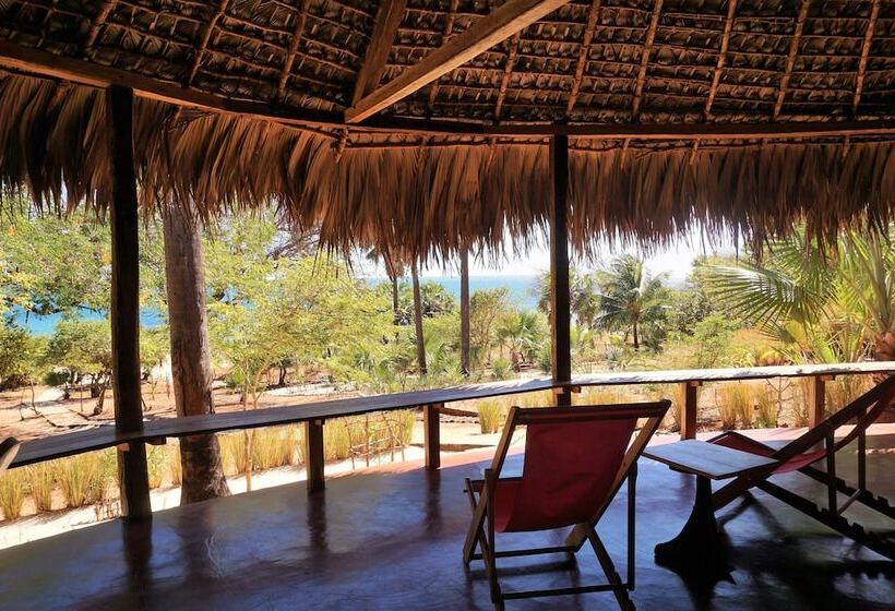 هتل Lodge Des Terres Blanches