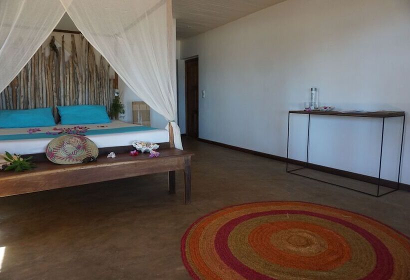 هتل Lodge Des Terres Blanches