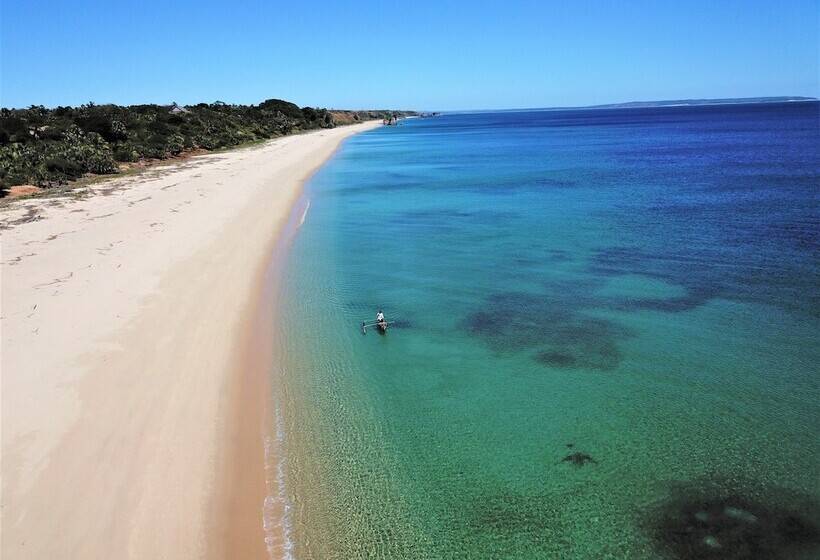 هتل Lodge Des Terres Blanches