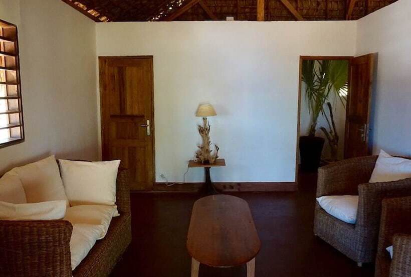 هتل Lodge Des Terres Blanches