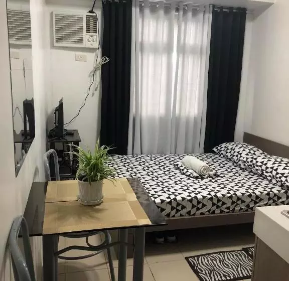 ホテル Lorna S Place @urban Deca Edsa Tower
