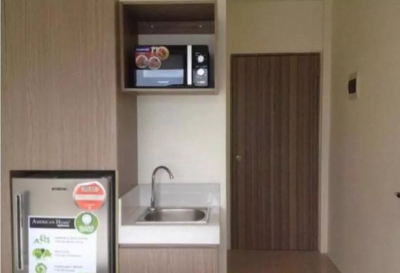 ホテル Lorna S Place @urban Deca Edsa Tower