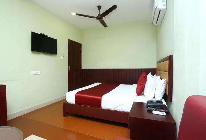 ホテル Select Residency By Oyo Rooms