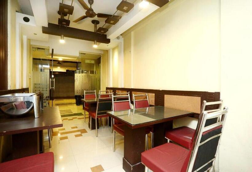 ホテル Select Residency By Oyo Rooms