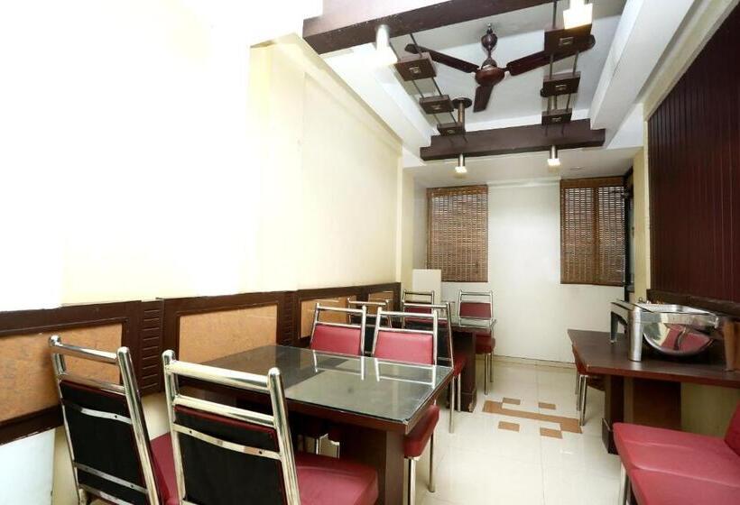 ホテル Select Residency By Oyo Rooms