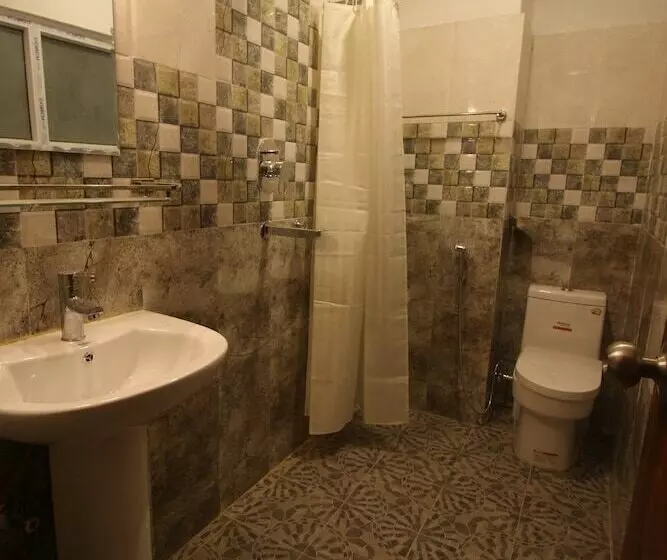 تختخواب و صبحانه Himalayan Sherpa Inn