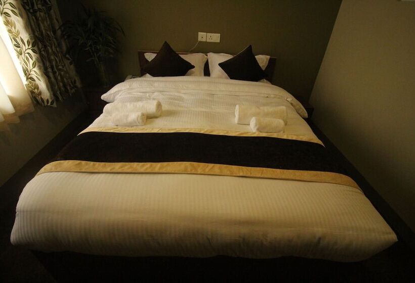 تختخواب و صبحانه Himalayan Sherpa Inn