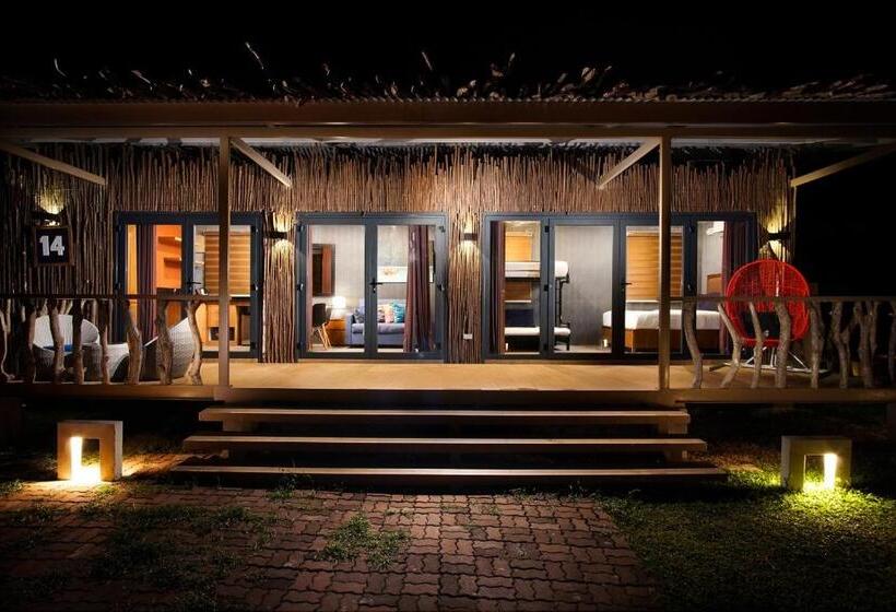 Otel Crusoe Cabins Casobe