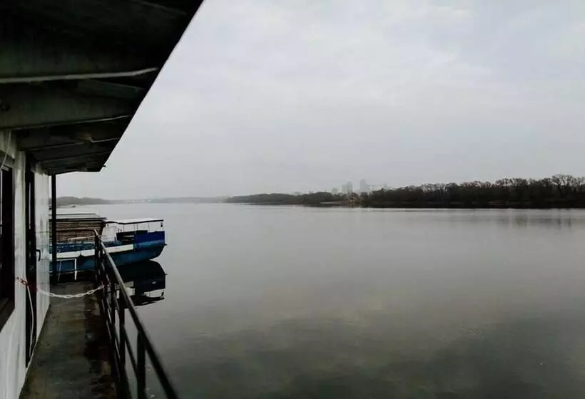 Hotelli Landing Stage Master