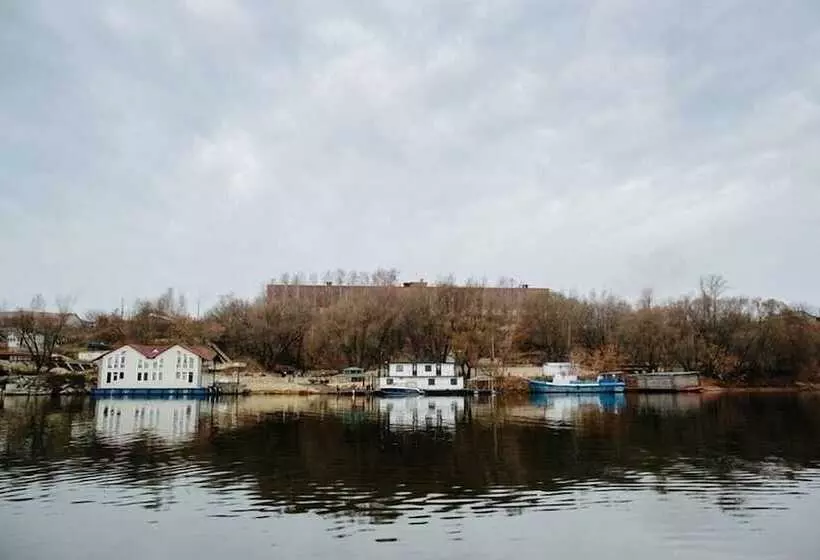 Hotelli Landing Stage Master