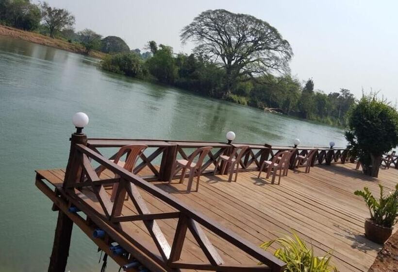 هتل Paradise Riverview Resort