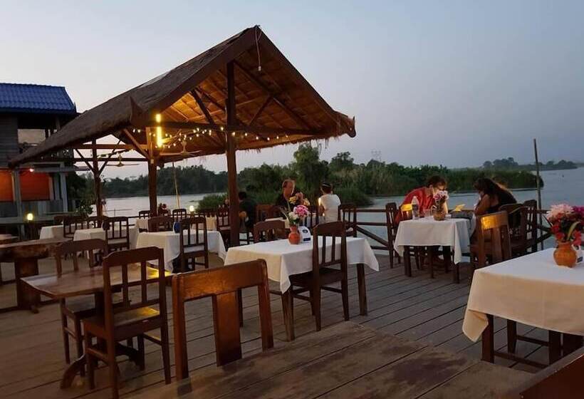 هتل Paradise Riverview Resort