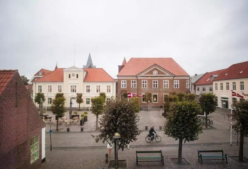 هتل Town Living