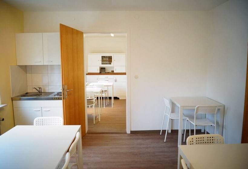 بنسيون Black Forest Lodge