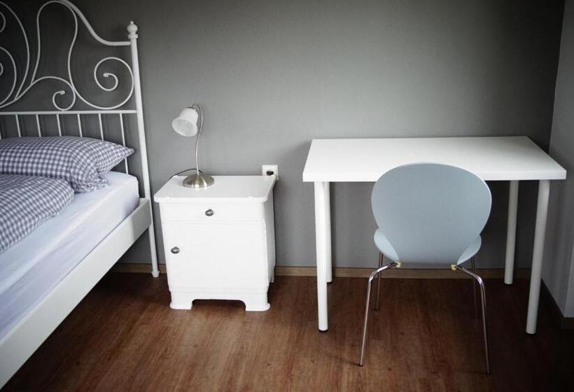 بنسيون Black Forest Lodge