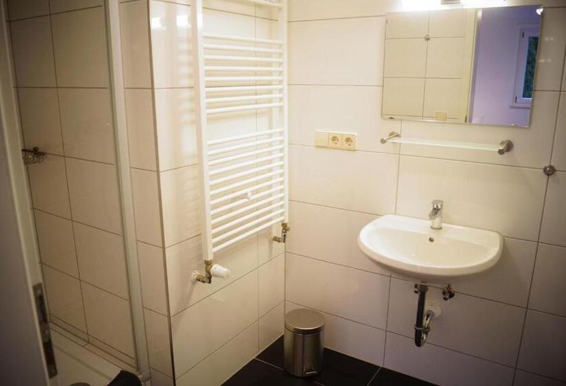 بنسيون Black Forest Lodge