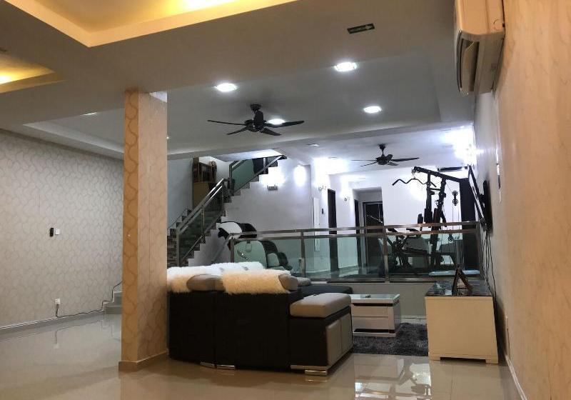 פנסיון El Staycation