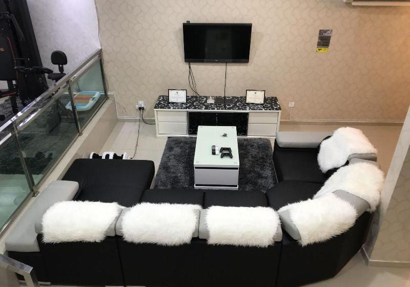 פנסיון El Staycation