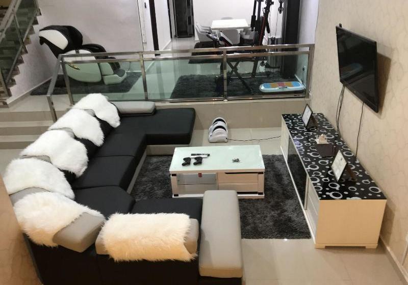 פנסיון El Staycation