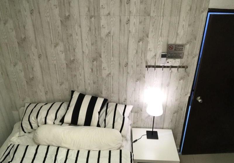 פנסיון El Staycation