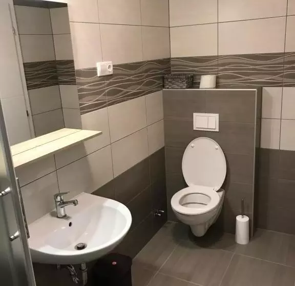 Majatalo Guest House Klanfar