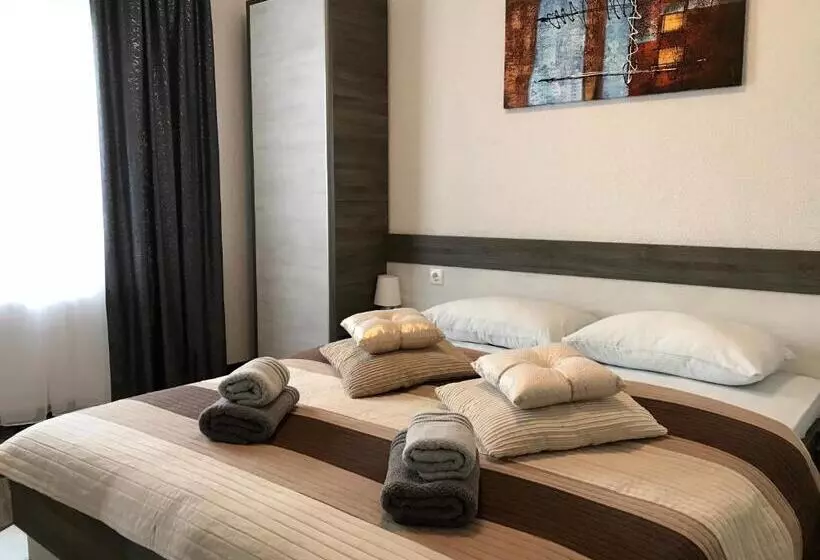 Majatalo Guest House Klanfar