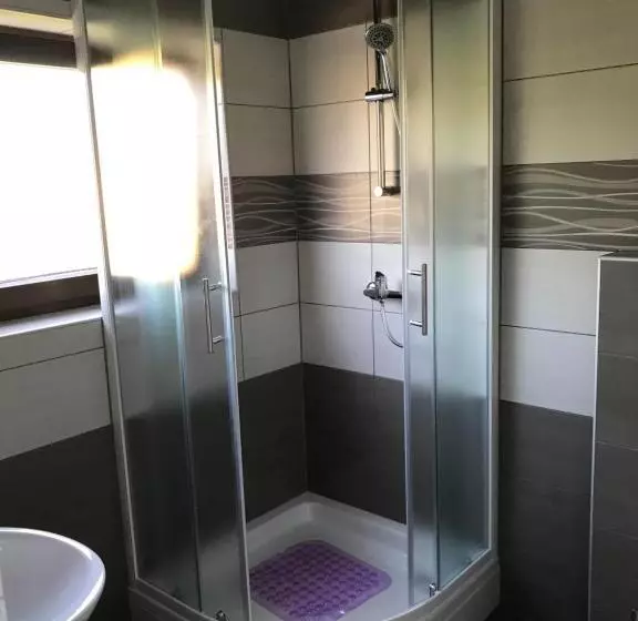 Majatalo Guest House Klanfar