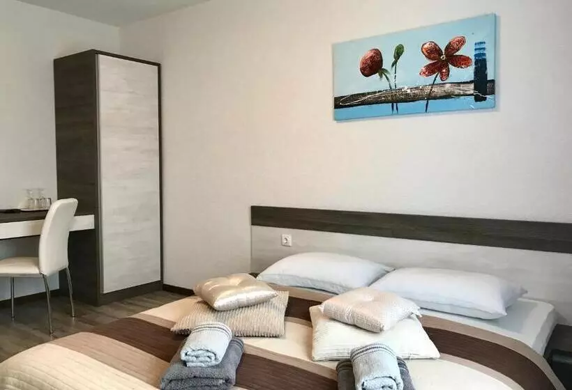 Majatalo Guest House Klanfar