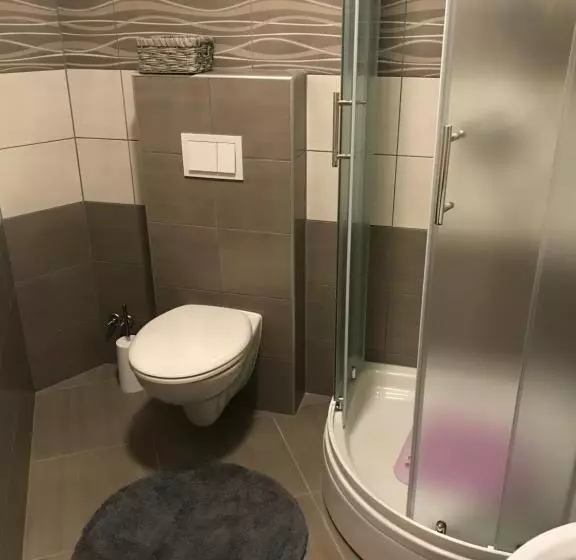 Majatalo Guest House Klanfar