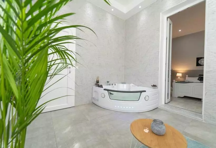 ベッドアンドブレックファースト Casa Solmes Rooms