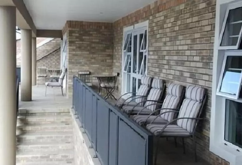 Aamiaismajoitus (B&B) Mount Lodge Humewood